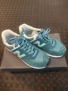 New Balance Teal and Light Teal Retro Runner